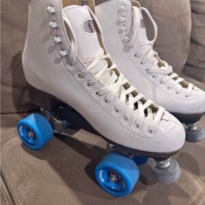Reidell White Roller Skates 🛼
